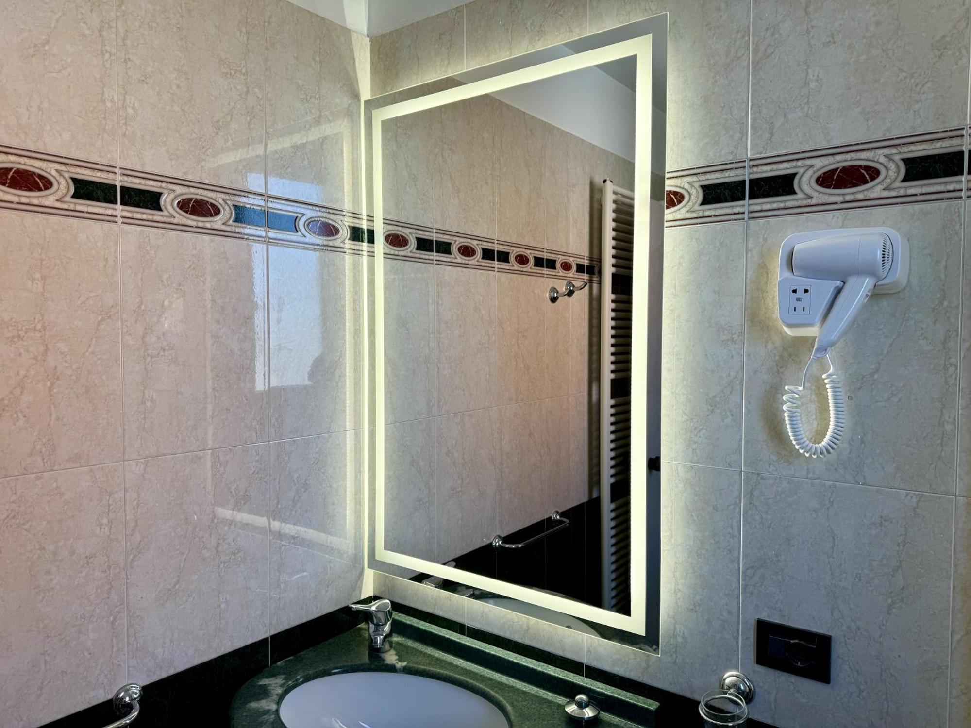 Appartamenti Leone - Vista Mare - Pet Friendly Rimini Luaran gambar
